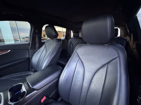 Used 2020 Lincoln Nautilus Reserve w/ Equipment Group 201A image 10