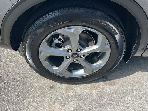 Certified 2025 Ford Escape ST-Line w/ Tech Pack #1 FWD image 37