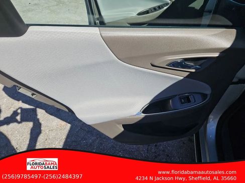 Used 2018 Chevrolet Malibu LT w/ Sport Package image 9