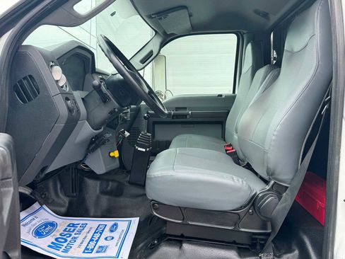 Used 2015 Ford F750 2WD Regular Cab Super Duty image 8