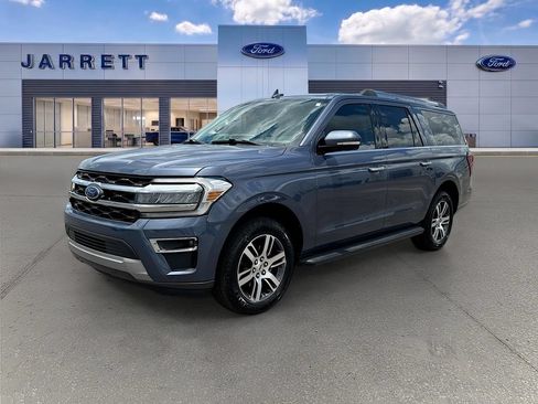 Used 2023 Ford Expedition Max Limited RWD image 3