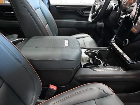 New 2026 GMC Yukon XL AT4 w/ AT4 Premium Plus Package AWD/4WD image 24