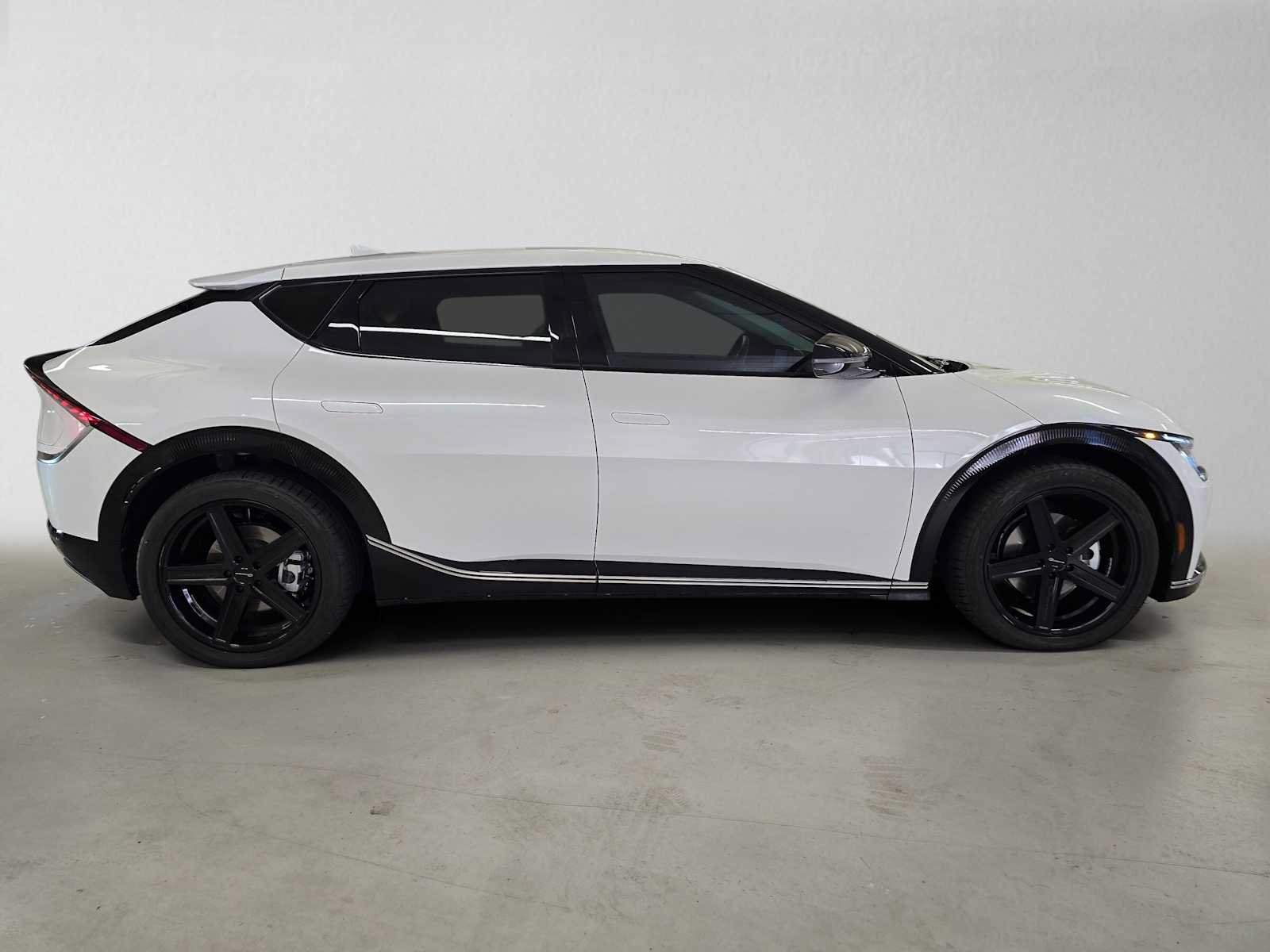 Used 2023 Kia EV6 Wind AWD/4WD image 6