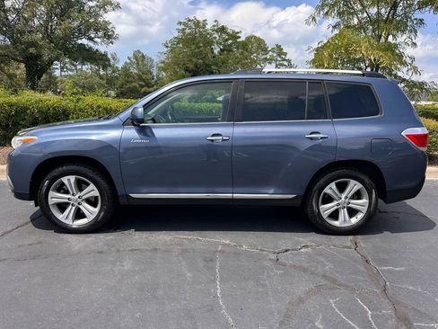 Used 2013 Toyota Highlander Limited AWD/4WD image 2