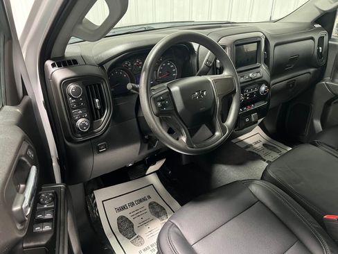 Used 2019 Chevrolet Silverado 1500 Custom Trail Boss w/ Custom Convenience Package image 2