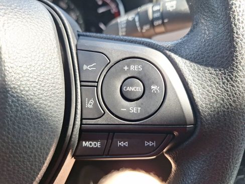 Used 2025 Toyota RAV4 XLE w/ Convenience Package FWD image 20