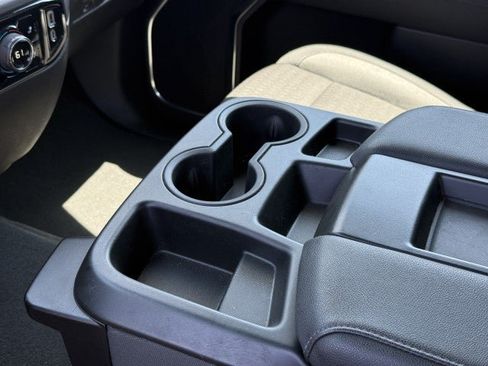 Used 2025 Chevrolet Silverado 1500 LT RWD image 23