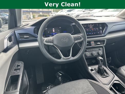 Used 2022 Volkswagen Taos SE FWD image 26