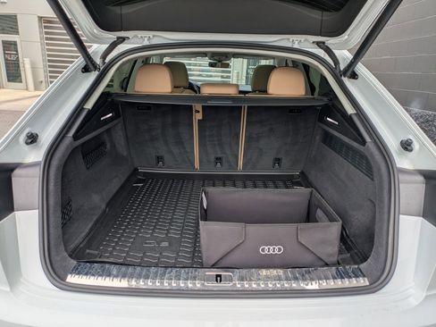 Used 2023 Audi Q8 Premium Plus AWD/4WD image 26