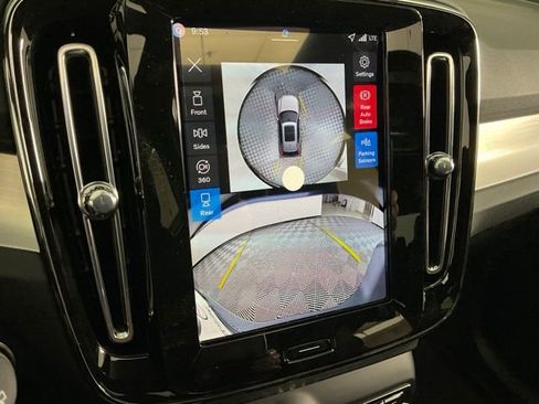 New 2026 Volvo XC40 B5 Ultra w/ Protection Package Premier image 11