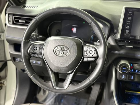 Used 2019 Toyota RAV4 XSE AWD/4WD image 12