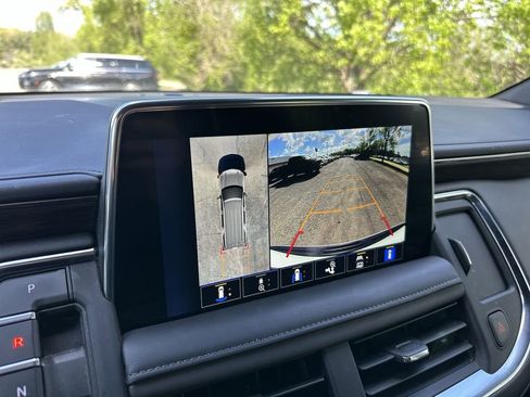 Used 2023 Chevrolet Tahoe Z71 w/ Z71 Off-Road Package image 17