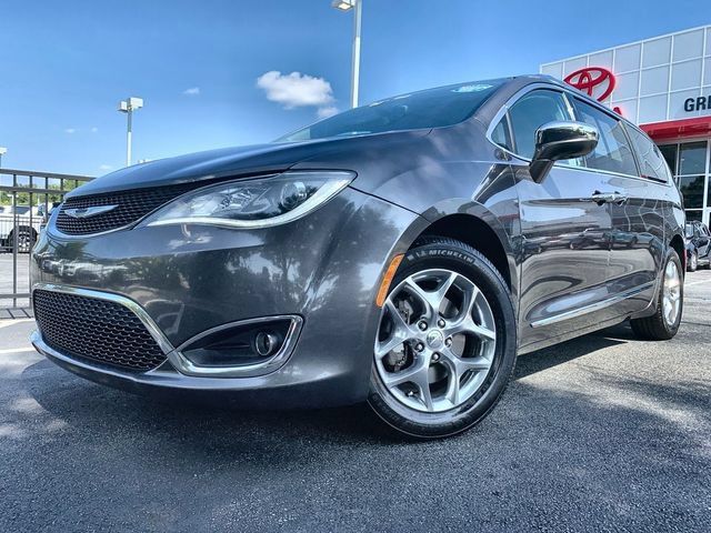 Used 2018 Chrysler Pacifica Limited FWD image 4