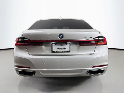 Used 2022 BMW 740i image 7