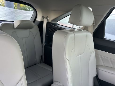 Used 2023 Kia Sorento SX AWD/4WD image 11