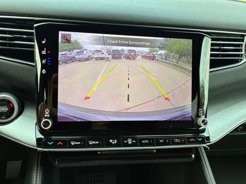 New 2026 Jeep Grand Wagoneer L 2WD image 9