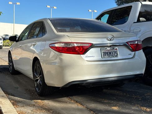 Used 2016 Toyota Camry SE FWD image 6