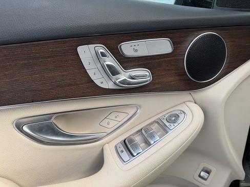 Used 2022 Mercedes-Benz GLC 300 GLC 300 image 23