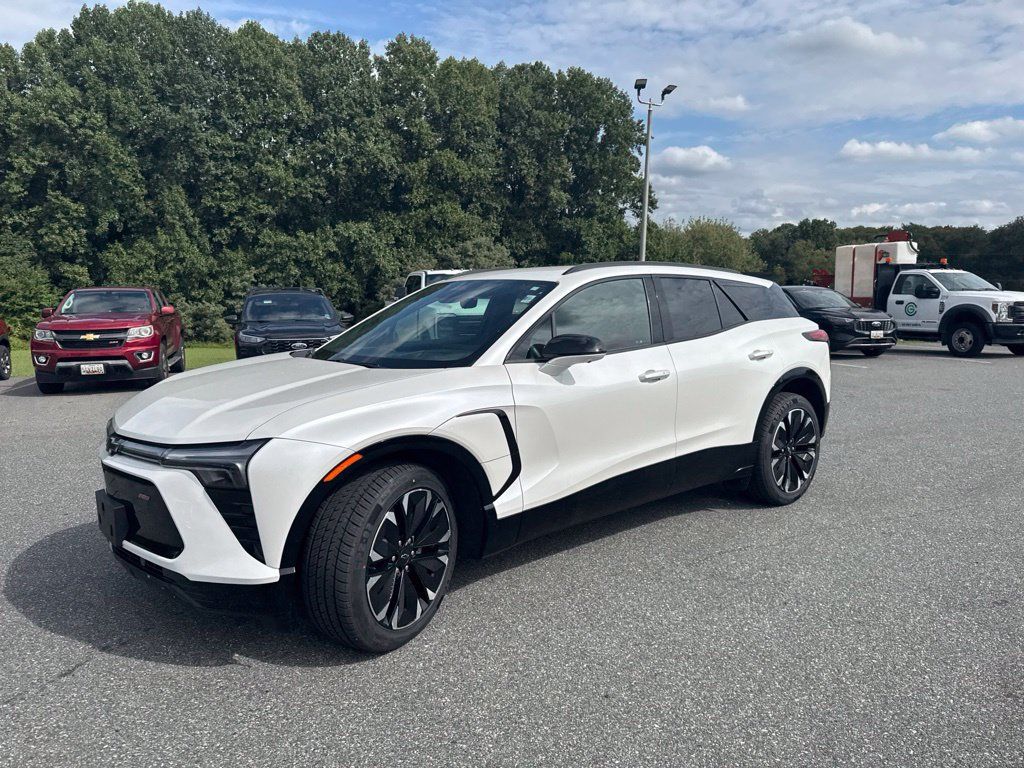 Used 2024 Chevrolet Blazer EV RS AWD/4WD image 3