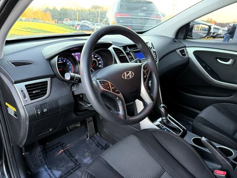 Used 2017 Hyundai Elantra GT image 16