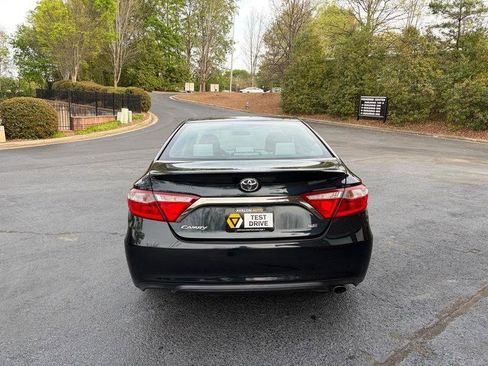 Used 2016 Toyota Camry SE image 6