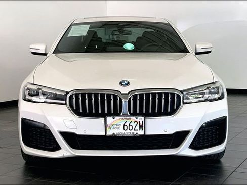 Used 2023 BMW 530e w/ M Sport Package RWD image 3