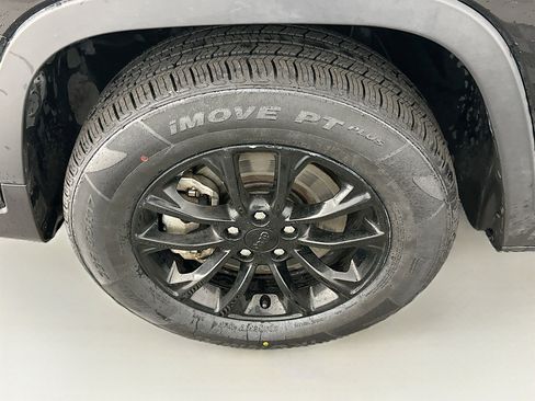 Used 2023 Jeep Cherokee Altitude Lux image 11