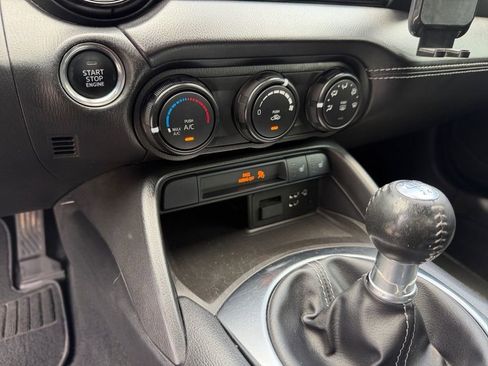 Used 2021 MAZDA MX-5 Miata Club image 14