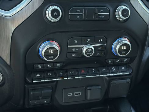 Used 2020 GMC Sierra 1500 Denali w/ Denali Ultimate Package AWD/4WD image 26