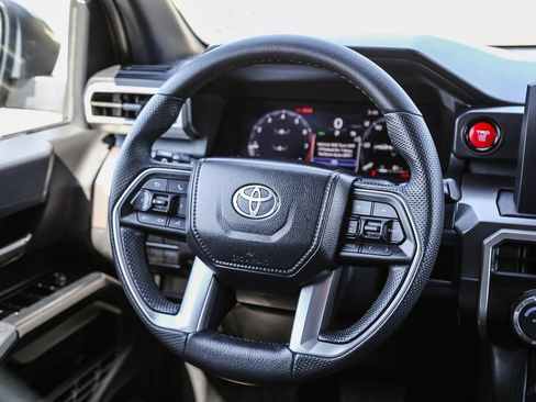 Certified 2025 Toyota Tacoma TRD Off-Road AWD/4WD image 20