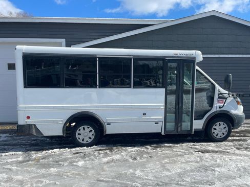 Used 2017 Ford Transit 250 T-250 SRW 138 WB 9000 GVWR image 5