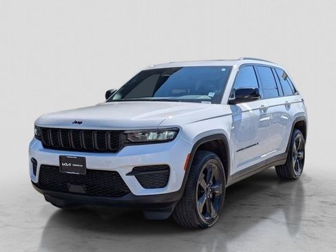Used 2023 Jeep Grand Cherokee Altitude AWD/4WD image 1