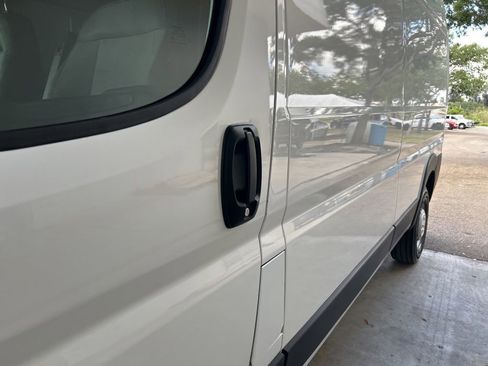 Used 2025 RAM ProMaster 2500 w/ Convenience Group FWD image 13