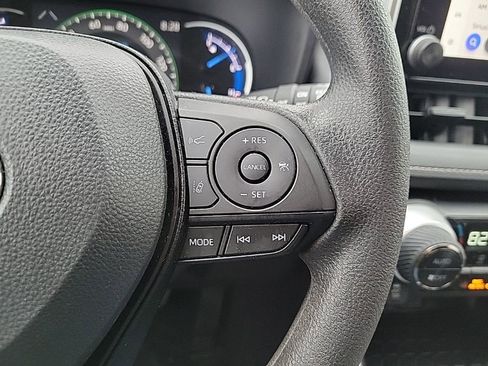 Used 2025 Toyota RAV4 XLE image 25