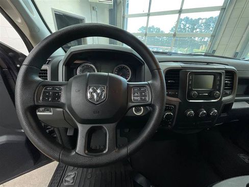 Used 2017 RAM 1500 Express AWD/4WD image 14
