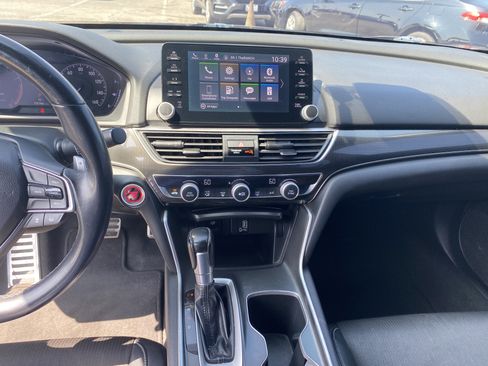 Used 2018 Honda Accord Sport image 14
