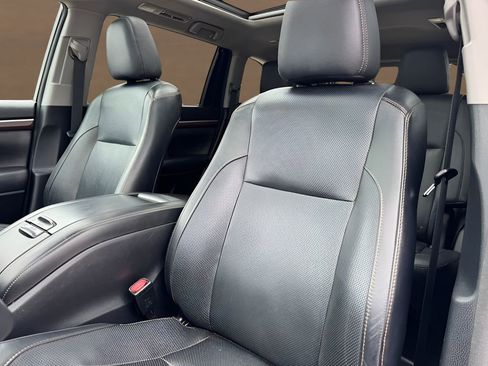 Used 2016 Toyota Highlander Limited Platinum AWD/4WD image 11