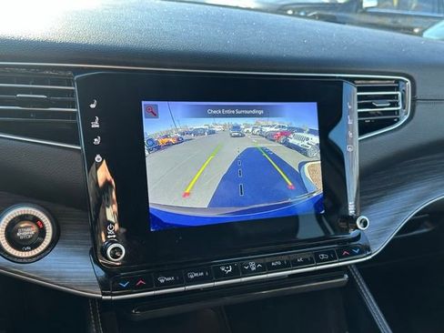 Used 2024 Jeep Wagoneer L Series III w/ Flexible Seating Group image 28