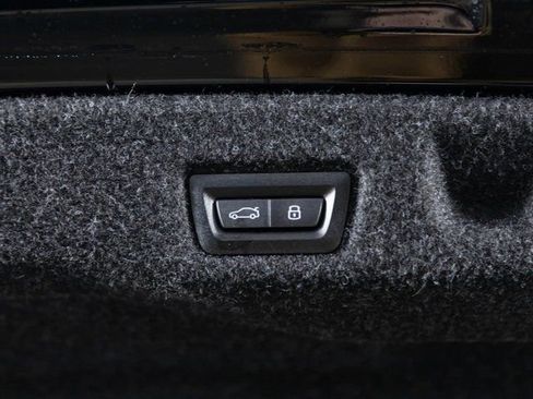 Used 2025 BMW 530i xDrive 530i xDrive w/ Premium Package image 27