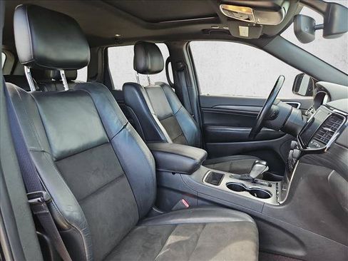 Used 2019 Jeep Grand Cherokee Altitude RWD image 20