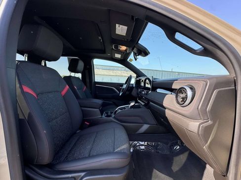 Used 2023 Chevrolet Colorado Z71 AWD/4WD image 16