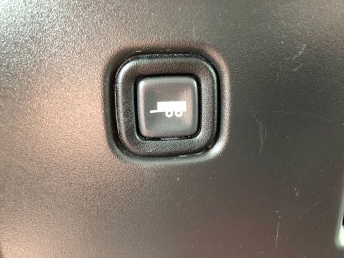 Used 2025 Chevrolet Express 2500 w/ Driver Convenience Package RWD image 29