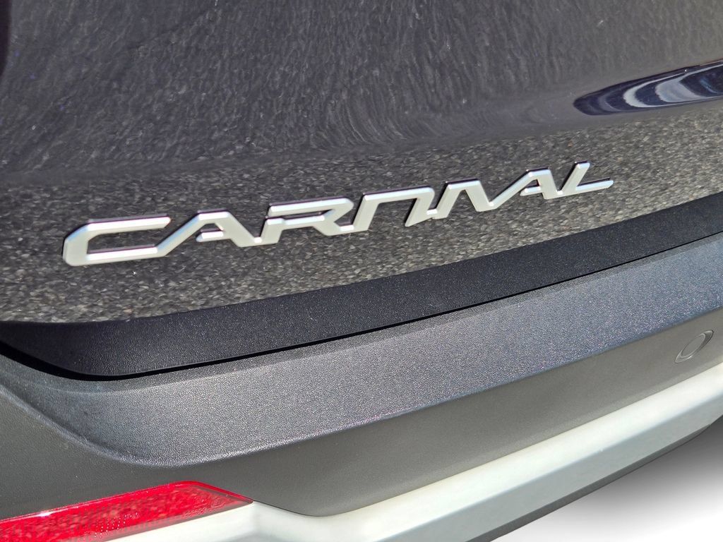 Certified 2025 Kia Carnival EX FWD image 12