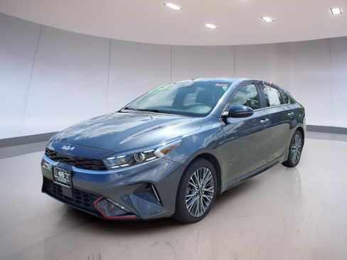 Used 2023 Kia Forte GT-Line w/ GT-Line Technology Package FWD image 2