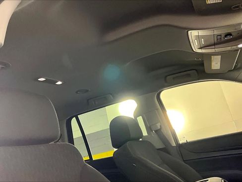 Used 2020 GMC Yukon SLE w/ SLE Value Package image 14