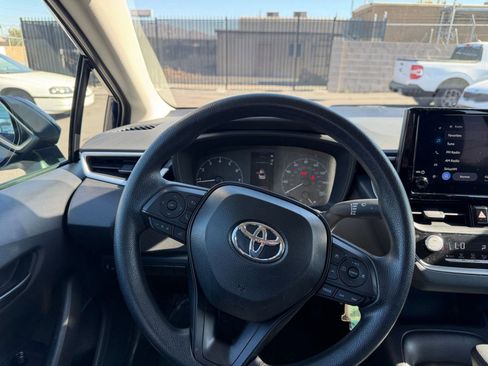 Used 2025 Toyota Corolla LE image 32