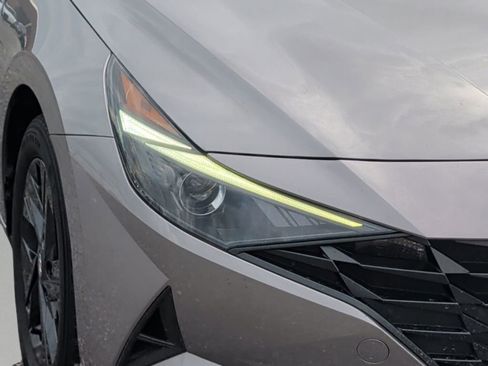 Used 2023 Hyundai Elantra SEL w/ Preferred Accessory Package FWD image 36