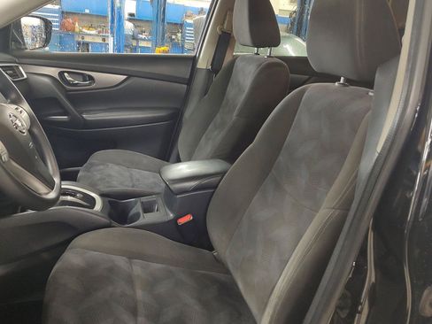 Used 2015 Nissan Rogue SV AWD/4WD image 2