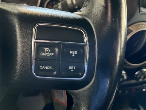 Used 2016 Jeep Wrangler Unlimited Sahara image 24