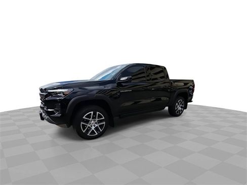 Used 2024 Chevrolet Colorado Z71 w/ Z71 Convenience Package 2 image 4